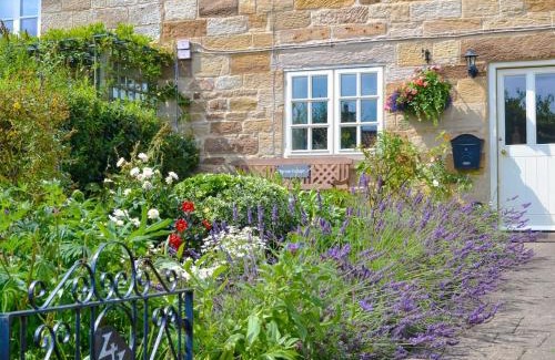 Briggswath House | Rowan Cottage