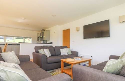 Carnon Downs Cottage | ROWAN, pet friendly, with open fire in Truro