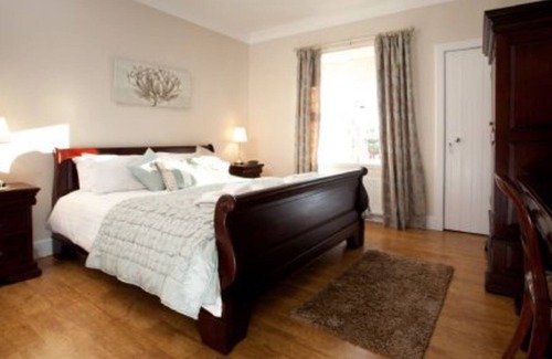 Cupar Cottage | Rowan Tree Cottage with Hot Tub near Cupar, Fife