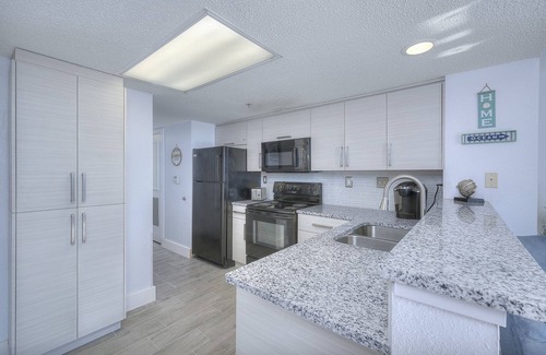 Myrtle Beach Condo | ROXANNE TOWERS 605 - One Bedroom Apartment, Sleeps 4