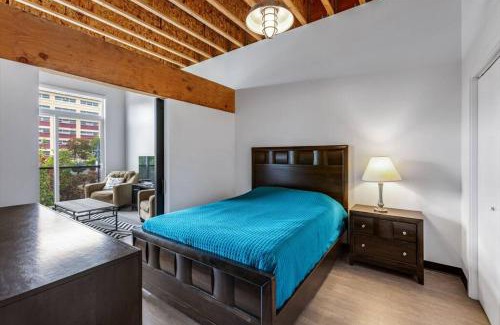 Bremerton House | Roxy Condo #203