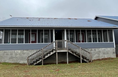 Avon Hotel | Roy's Cabins & Campgrounds