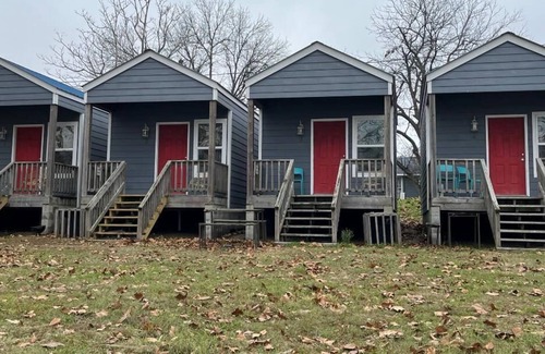 Avon Hotel | Roy's Cabins & Campgrounds