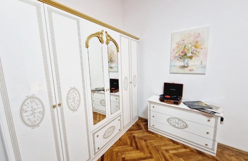 Old Town Villa | Royal 5* mansion near central square