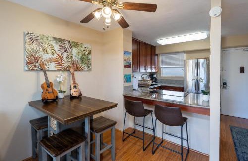 McCully - Moiliili Apartment | Royal Aloha Waikiki Beach