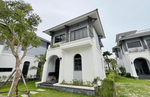 Van Don Villa | Royal Beach Villa Sonasea Vân Đồn Quảng Ninh