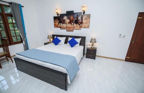 Udunuwara Hotel | Royal Blu
