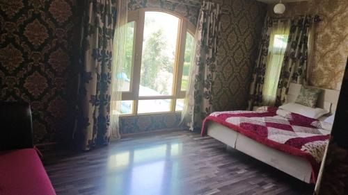 Srinagar House | Royal Chinar Residency