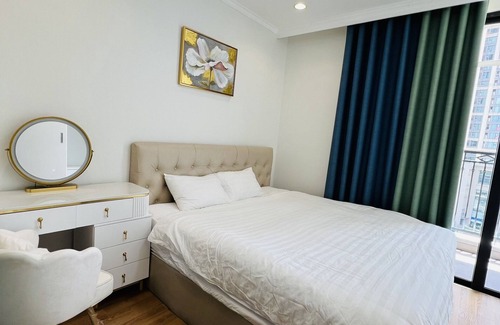 Thanh Xuan Apartment | Royal City 1 Br Apartment - Friendly/Cozy