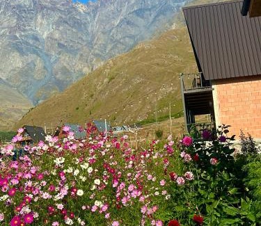 Gergeti Ski Chalet | Royal Cottages