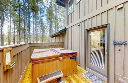 Sunriver House | Royal Court