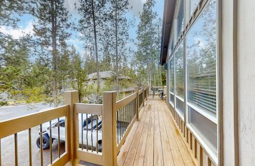 Sunriver House | Royal Court