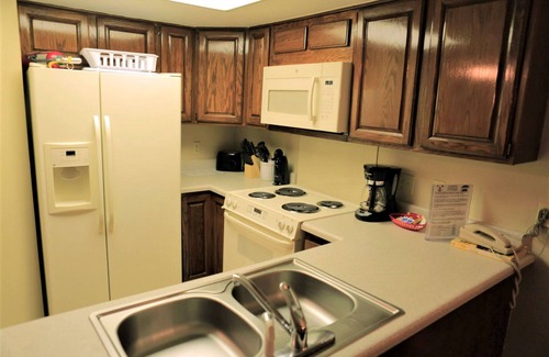 Biloxi Condo | Royal Holiday Beach Resort