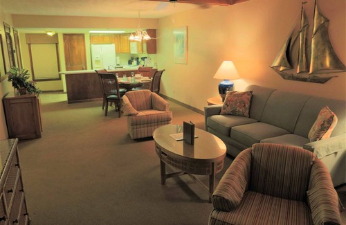 Biloxi Condo | Royal Holiday Beach Resort