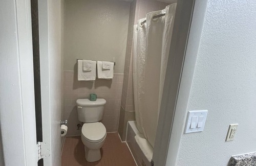 Fredericksburg Hotel | Royal Inn Motel