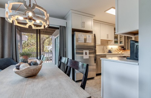Bald Head Island Condo | Royal James Condo-Perfect for families, neighborhood pool, golf cart included BOTH clubs Available