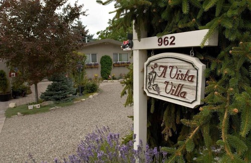 Dilworth Mountain Estates Apartment | Royal Luxurious Suite "Ultimately Romantic"