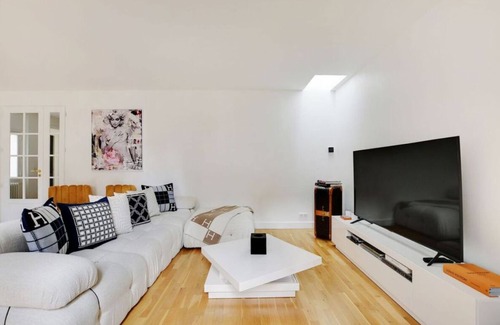 Faubourg-du-Roule Apartment | ROYAL MONCEAU - HOCHE