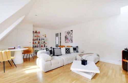 Faubourg-du-Roule Apartment | Royal Monceau - Hoche