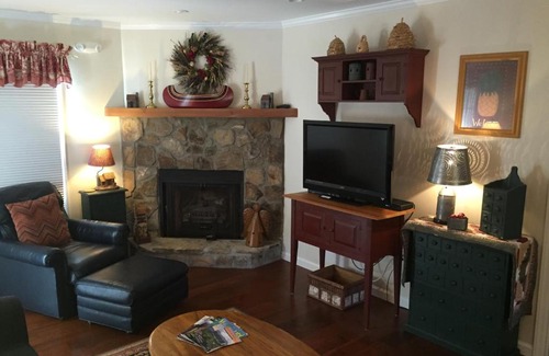 Blowing Rock Apartment | Royal Oak 111 Condo