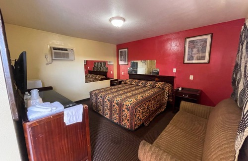 Viavant - Venetian Isles Hotel | Royal Palms Motel & RV Park