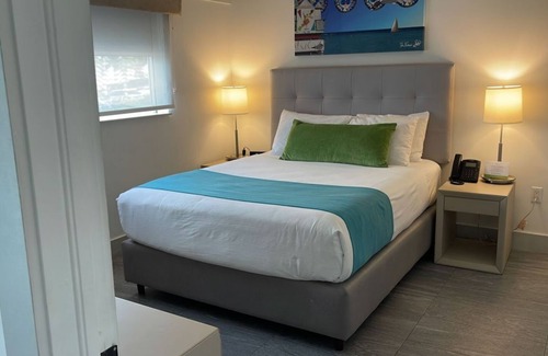 North Beach Hotel | Royal Park Miami Magnificent Room with Pool