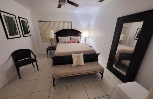 Miami Springs House | Royal Poinciana Stay