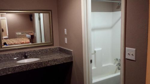 Fairmont City Hotel | Royal Relax Inn