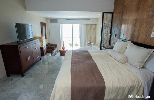 Punta Cancun Apartment | Royal Residence