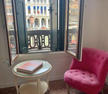 San Polo Apartment | Royal Rialto Apartment - Grand Canal View