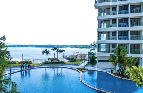 Central District Apartment | Royal Strand Country Garden Danga Bay