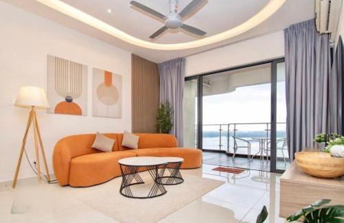 Central District Apartment | Royal Strand Country Garden Danga Bay