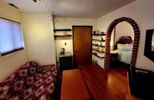 Stanardsville Apartment | Royal Suite at White Lotus Eco Spa Retreat