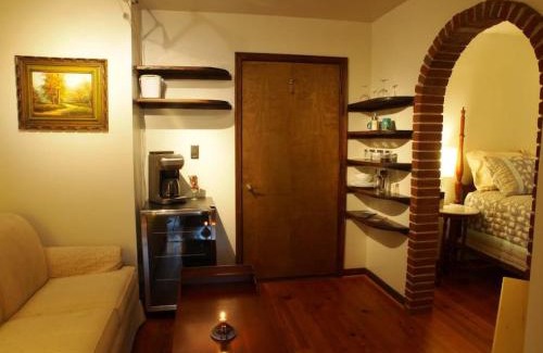 Stanardsville Apartment | Royal Suite at White Lotus Eco Spa Retreat
