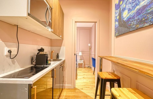 Quartier de la Folie-Mericourt Apartment | Royal Suite Paris Republique