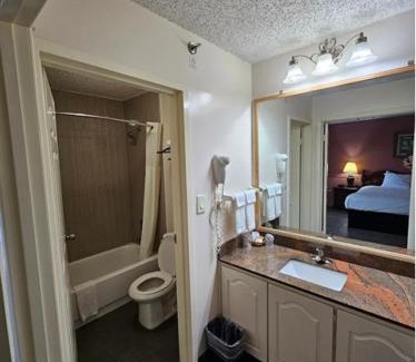 Lobdell/Woodale Hotel | Royal Suites Baton Rouge near LSU and Airport