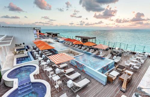 Punta Cancun Resort | Royalton CHIC Cancun, An Autograph Collection All-Inclusive Resort - Adults Only