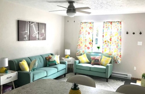 Confluence Apartment | RR2 · Riverview2,Bike,Hike and Fish From Your Front Door
