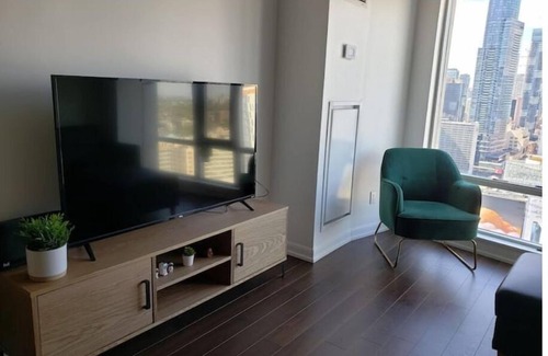 Bay Street Corridor Condo | Rrffgxxshhaj