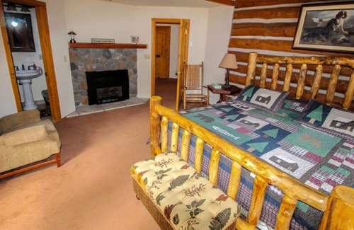 Greer Cabin | RS Lodge - 8 Bedrooms managed by Cabin Butler