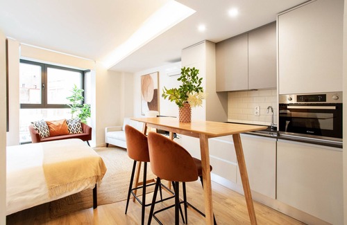 Ciudad Lineal Apartment | Rubik IX apartment in Madrid