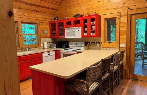 Wiley Cottage | Ruby Cottage at Splendor Mountain Estate