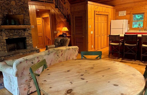 Wiley Cottage | Ruby Cottage at Splendor Mountain Estate