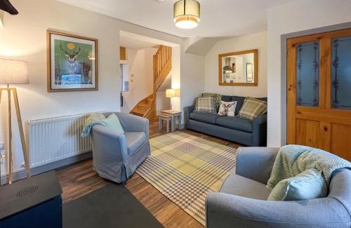 Bankend House | Rubylea