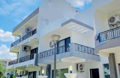 Vrindavan Villa | Rudra inn 3BHK Villanear All Mandirs Vrindavan