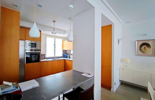 Saint-Thomas-d'Aquin Apartment | Rue de l'Université - Paris 7 - 407036