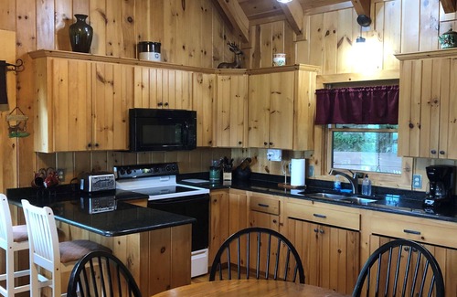 Purlear Cabin | Ruffinit at Buck Mountain-Breathtaking Views, Large Deck w/SIP, Wifi!