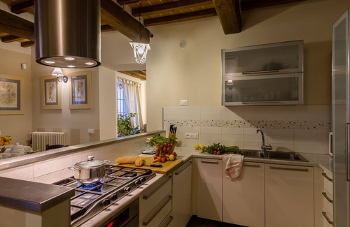 Cortona Old Town Villa | Rugantina- Large Tuscan countryhouse with private big pool and gardens, sleeps14