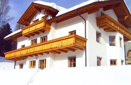 Arnbruck Apartment | Ruhig gelegene Ferienwohnung (60m2) mit 2 Balkone