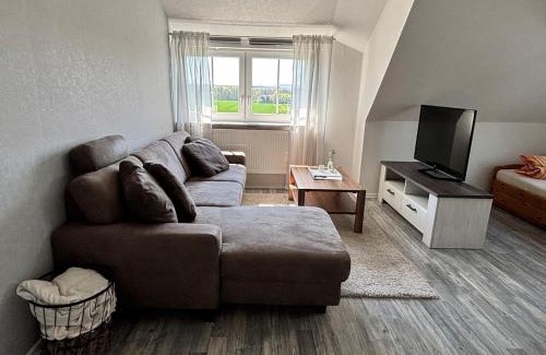 Bad Meinberg Apartment | Ruhige Ferienwohnung mit Waldblick